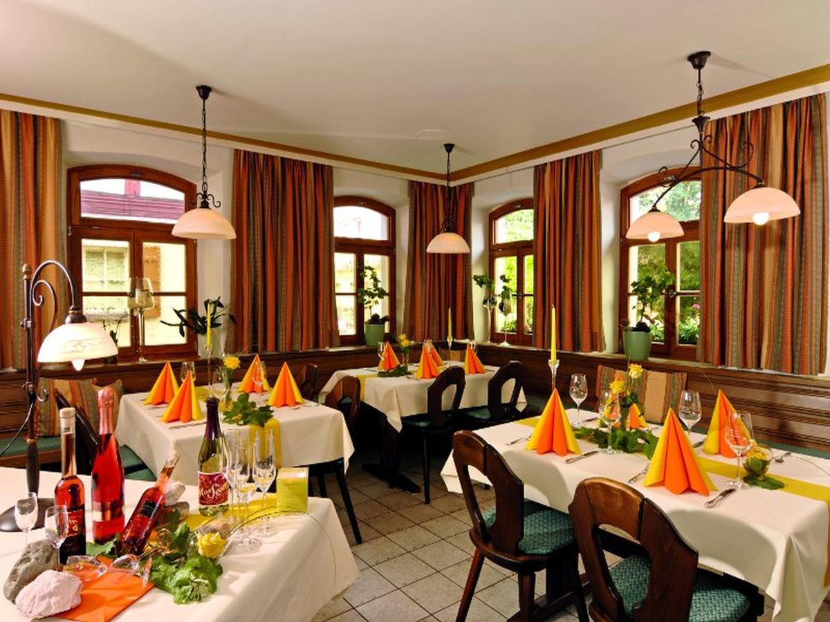 Hotel-Gasthof Rotes Ross Markt Einersheim ภายนอก รูปภาพ