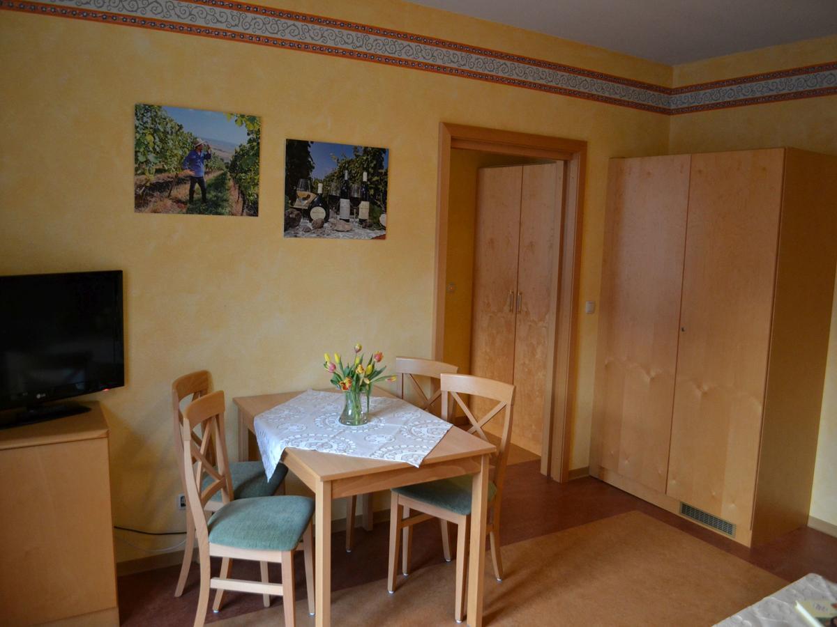 Hotel-Gasthof Rotes Ross Markt Einersheim ภายนอก รูปภาพ